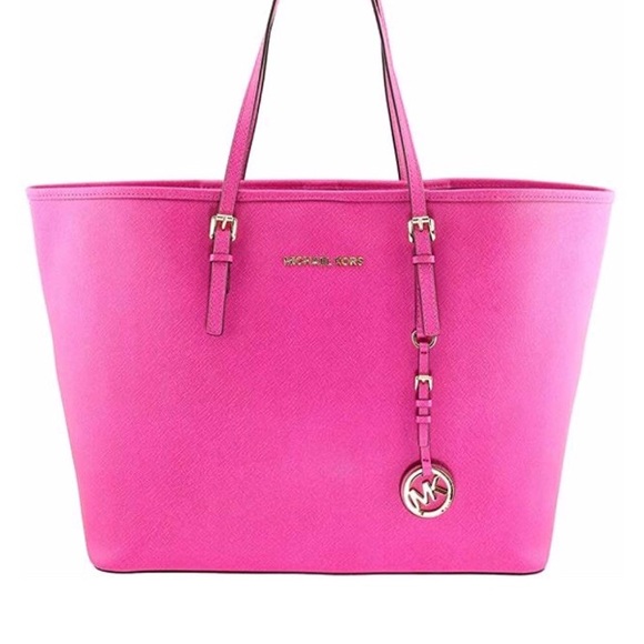 Michael Kors Handbags - NEW 💕Michael Kors Jet Set Tote Fuschia